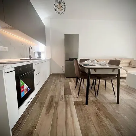 Marina Sea & City Center Apartment Durres