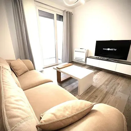 Marina Sea & City Center Apartment Durres